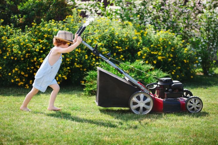 can kids use gas powered lawn mowers?